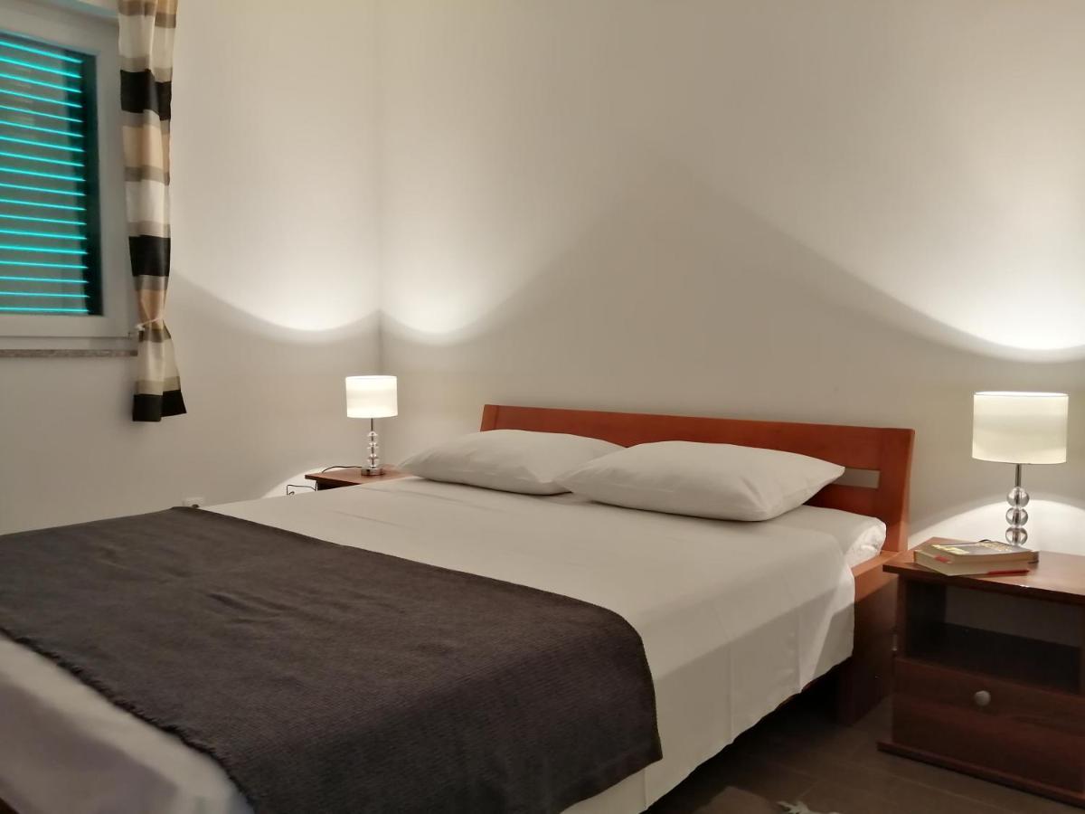 Villa Luce Apartment House カルロバッグ エクステリア 写真