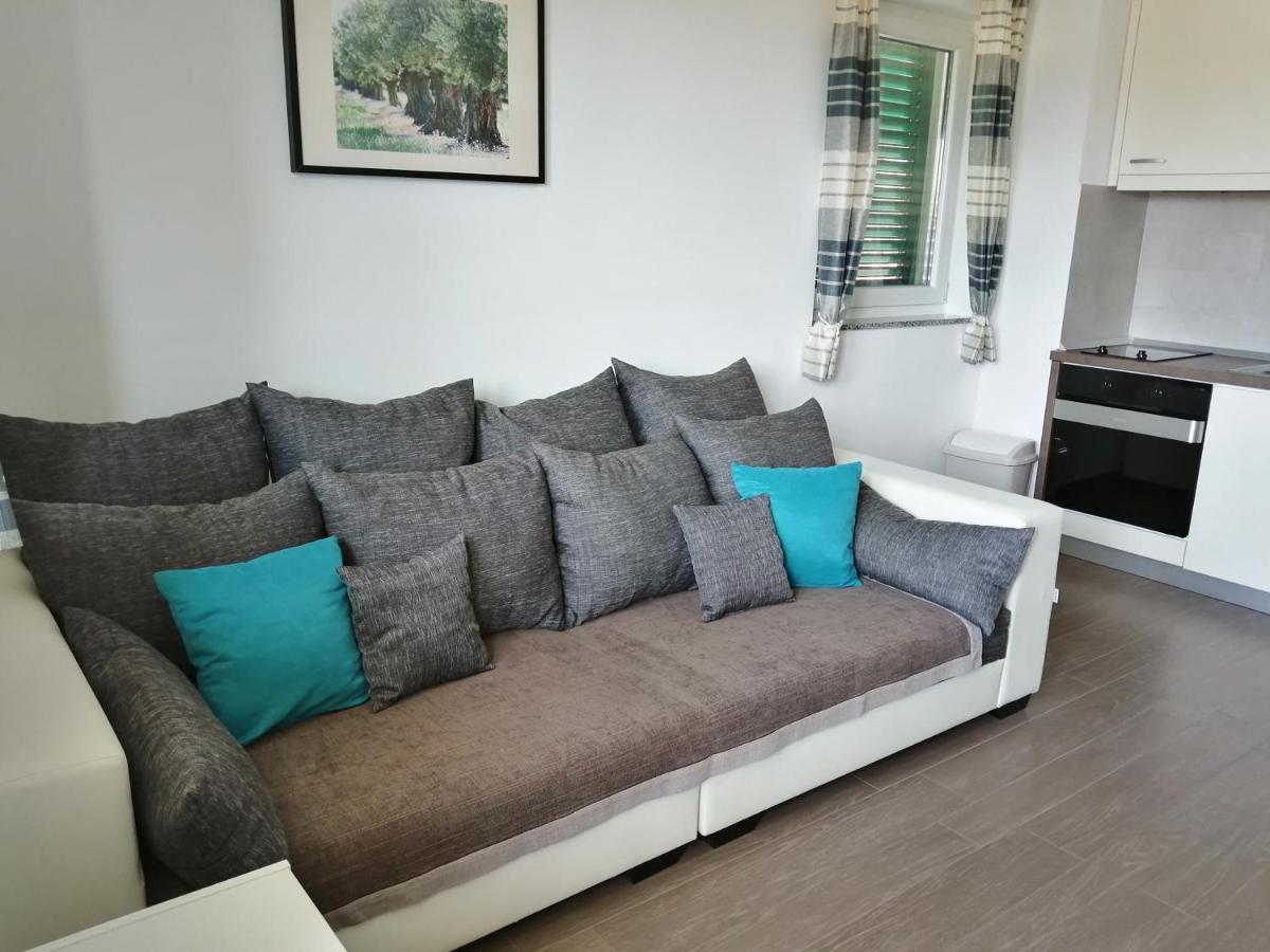 Villa Luce Apartment House カルロバッグ エクステリア 写真