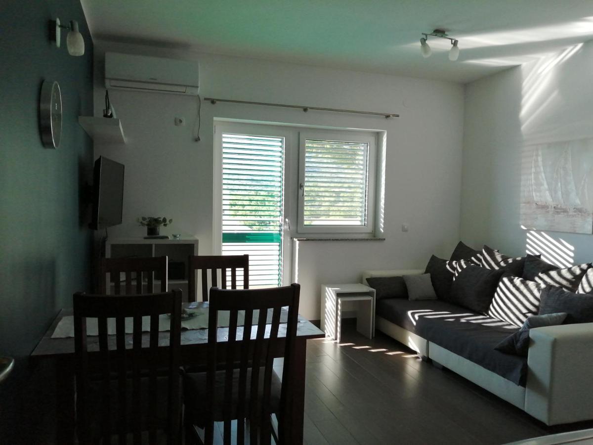 Villa Luce Apartment House カルロバッグ エクステリア 写真