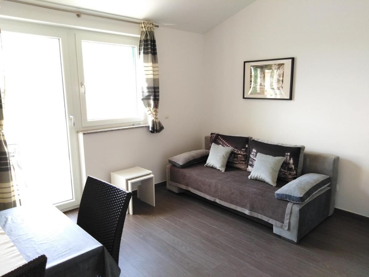 Villa Luce Apartment House カルロバッグ エクステリア 写真
